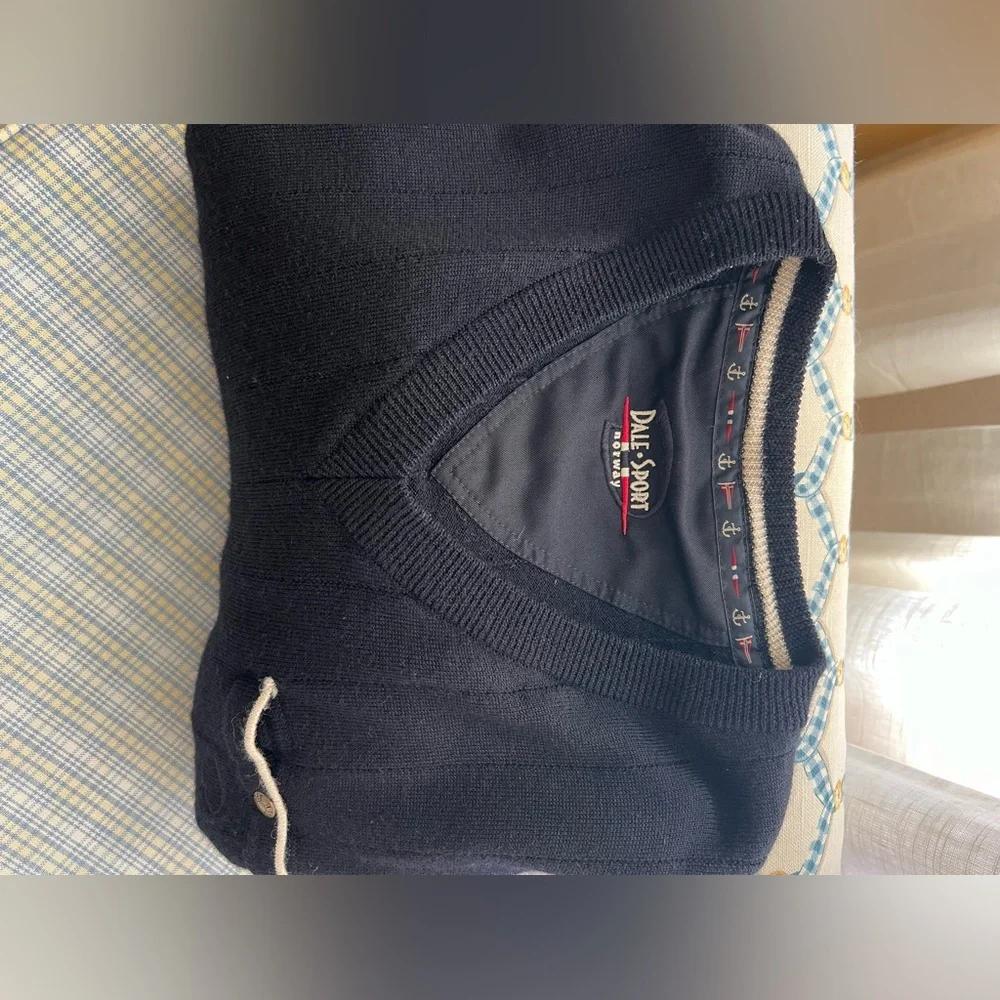 Vintage Dale of Norway Sport Navy Wool Sweater Size XL - Picture 2 of 6